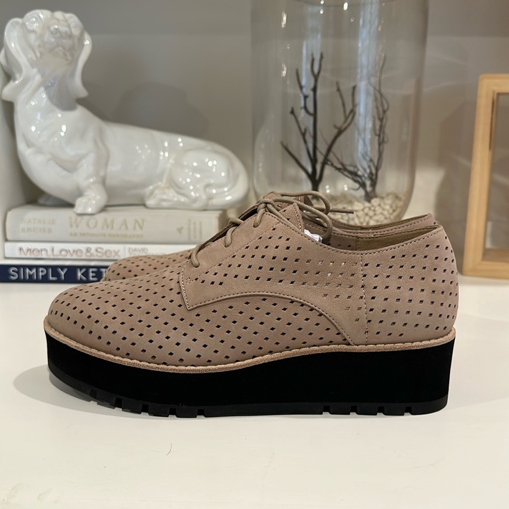 Eileen Fisher Eddy Loafer sz 8 tan